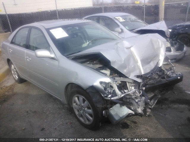 4T1BF30K84U581364 - 2004 TOYOTA CAMRY LE/XLE/SE SILVER photo 1