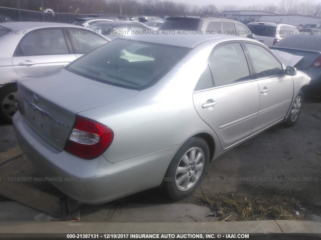 4T1BF30K84U581364 - 2004 TOYOTA CAMRY LE/XLE/SE SILVER photo 4