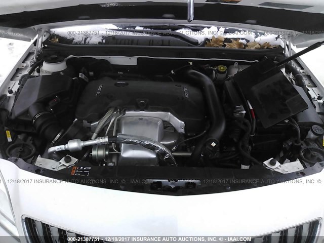 2G4GT5GX4G9147309 - 2016 BUICK REGAL PREMIUM WHITE photo 10