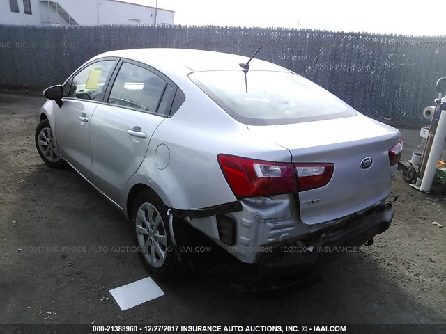 KNADM4A3XF6468925 - 2015 KIA RIO LX Արծաթագույն լուսանկար 3