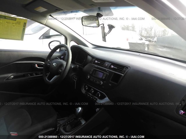 KNADM4A3XF6468925 - 2015 KIA RIO LX SILVER photo 5