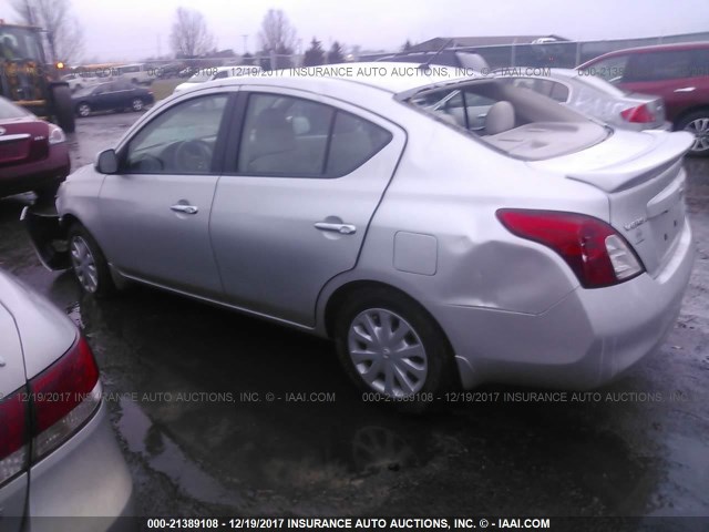 3N1CN7AP8DL865670 - 2013 NISSAN VERSA S/S PLUS/SV/SL SILVER photo 3