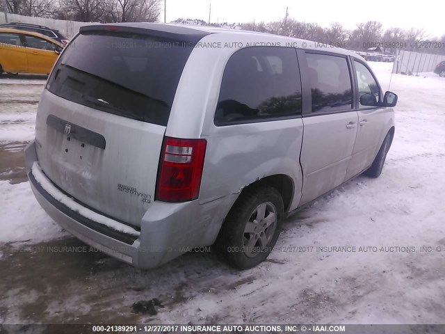 2D4RN4DE1AR352407 - 2010 DODGE GRAND CARAVAN SE SILVER photo 4