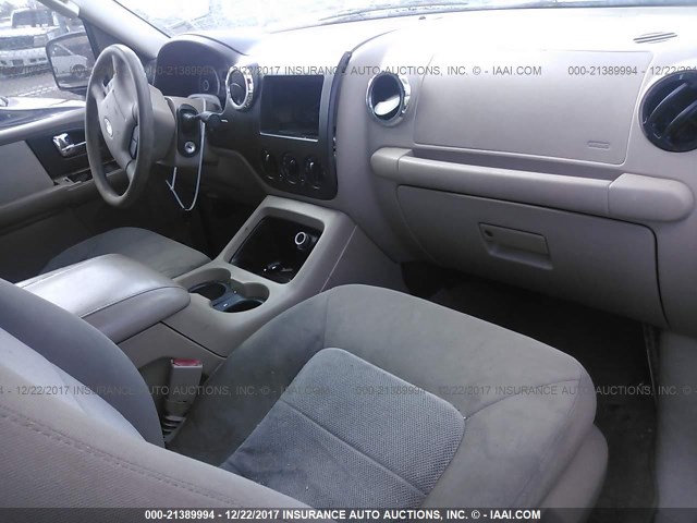 1FMPU155X5LA55926 - 2005 FORD EXPEDITION XLT ნაცრისფერი ფოტო 5