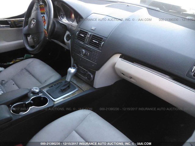 WDDGF56X79F215955 - 2009 MERCEDES-BENZ C 350 GRAY photo 5