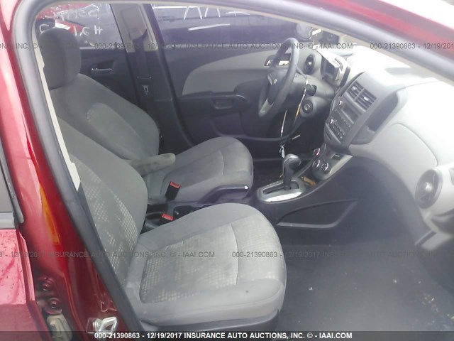 1G1JA5SH3D4131061 - 2013 CHEVROLET SONIC LS წითელი ფოტო 5