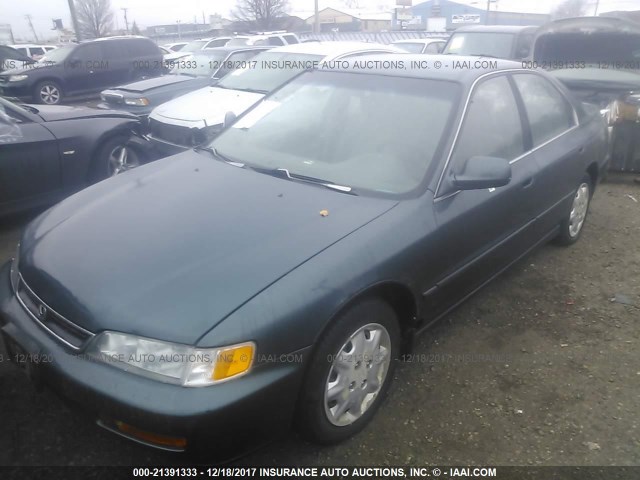 1HGCD5636TA252450 - 1996 HONDA ACCORD LX/EX GREEN photo 2