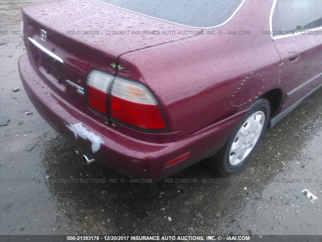 1HGCD5636TA268437 - 1996 HONDA ACCORD LX/EX MAROON photo 6