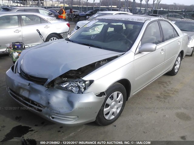 4T1BE30K33U783871 - 2003 TOYOTA CAMRY LE/XLE/SE ვერცხლისფერი ფოტო 2
