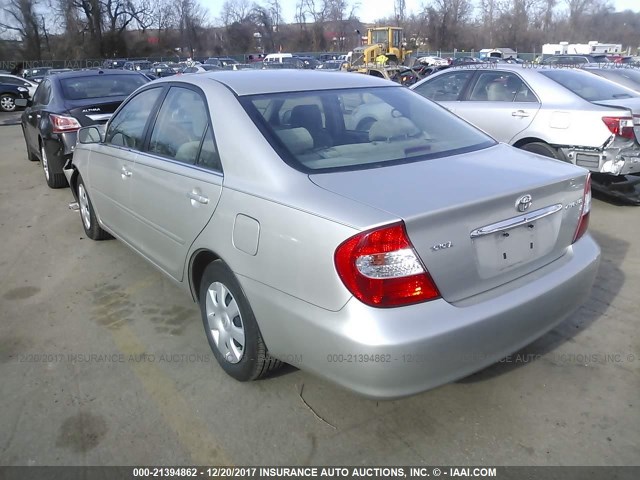 4T1BE30K33U783871 - 2003 TOYOTA CAMRY LE/XLE/SE ვერცხლისფერი ფოტო 3