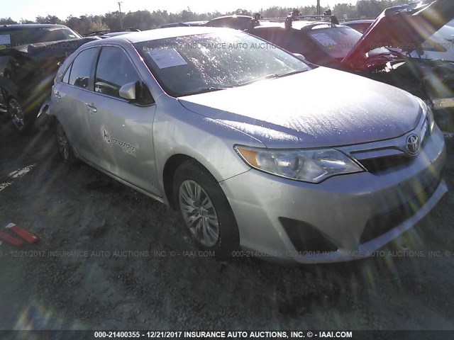 4T1BF1FK2EU395008 - 2014 TOYOTA CAMRY L/SE/LE/XLE 银色 照片 1