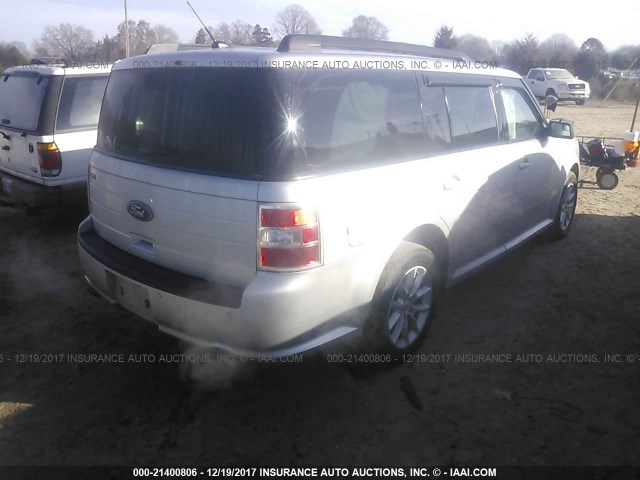 2FMGK5B82DBD03659 - 2013 FORD FLEX SE SILVER photo 4