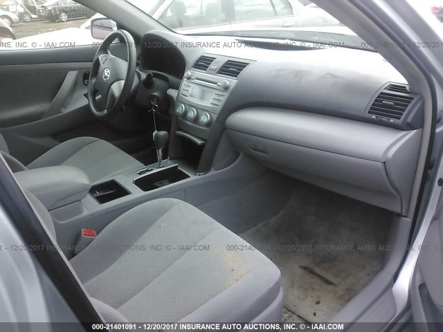 4T1BE46KX7U589647 - 2007 TOYOTA CAMRY NEW GENERATION CE/LE/XLE/SE GRAY photo 5