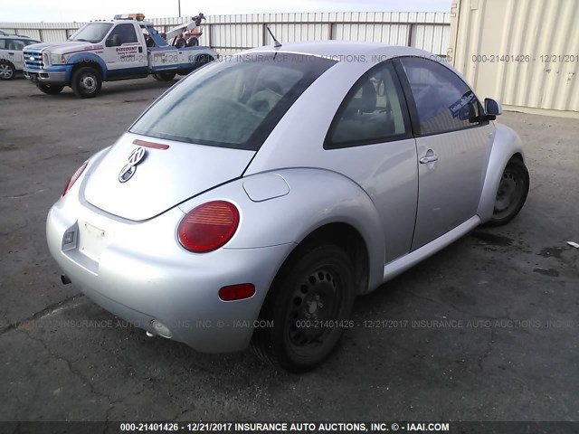 3VWBA21CXYM430828 - 2000 VOLKSWAGEN NEW BEETLE GL 银色 照片 4