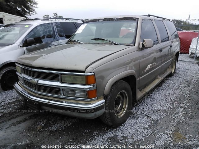 3GNEC16R8TG140216 - 1996 CHEVROLET SUBURBAN C1500 TAN photo 2