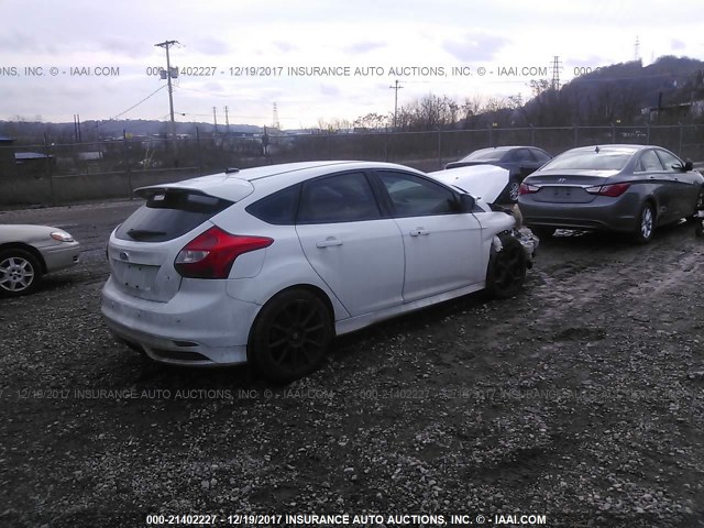 1FADP3L99EL175769 - 2014 FORD FOCUS ST WHITE photo 4