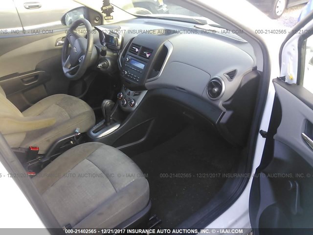 1G1JA5SH1E4244203 - 2014 CHEVROLET SONIC LS Սպիտակ լուսանկար 5