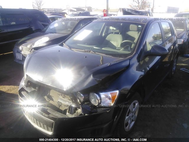 1G1JA6SHXD4191229 - 2013 CHEVROLET SONIC LS 黑色 照片 2
