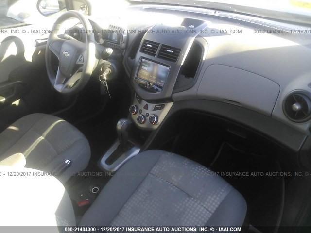 1G1JA6SHXD4191229 - 2013 CHEVROLET SONIC LS 黑色 照片 5