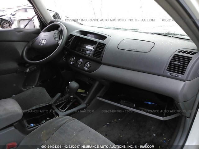 4T1BE32K65U002292 - 2005 TOYOTA CAMRY LE/XLE/SE 白色 照片 5
