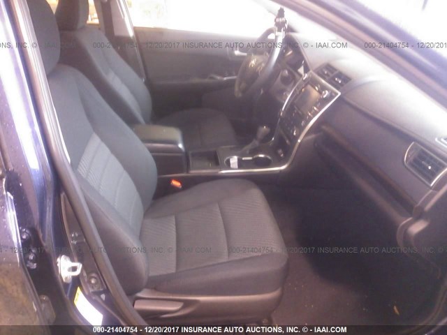 4T1BF1FK4GU518214 - 2016 TOYOTA CAMRY LE/XLE/SE/XSE Light Blue photo 5