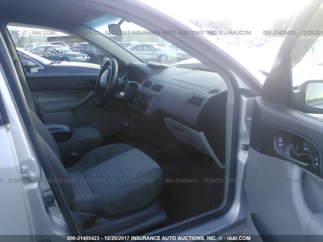 1FAFP34N67W255911 - 2007 FORD FOCUS ZX4/S/SE/SES 银色 照片 5