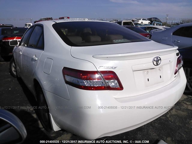 4T1BK3EK8AU603413 - 2010 TOYOTA CAMRY SE/LE/XLE WHITE photo 3