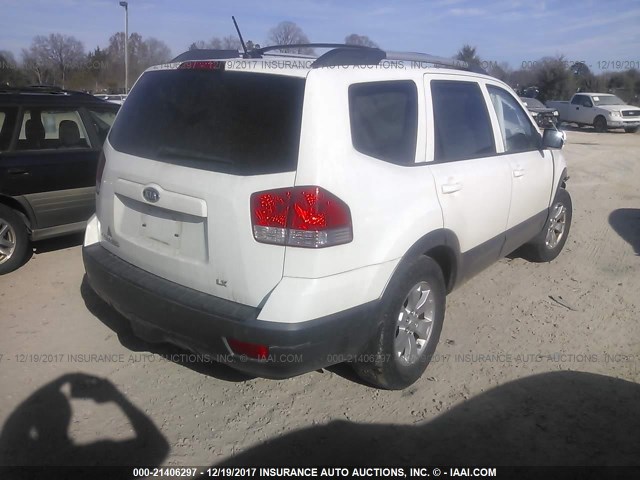 KNDJJ741095032928 - 2009 KIA BORREGO LX/EX WHITE photo 4