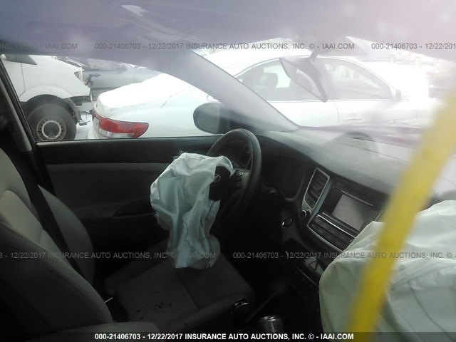 KM8J3CA2XHU368490 - 2017 HYUNDAI TUCSON LIMITED/SPORT AND ECO/SE BLACK photo 5