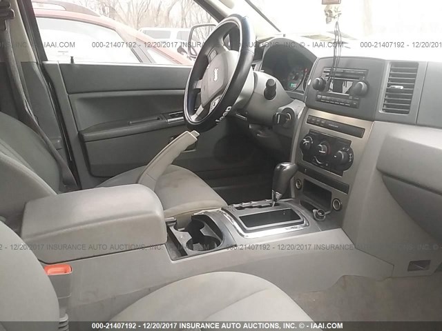 1J4GR48KX5C672598 - 2005 JEEP GRAND CHEROKEE LAREDO/COLUMBIA/FREEDOM 白色 照片 5