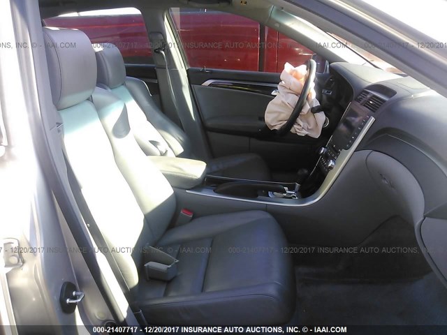 19UUA66216A020126 - 2006 ACURA 3.2TL SILVER photo 5