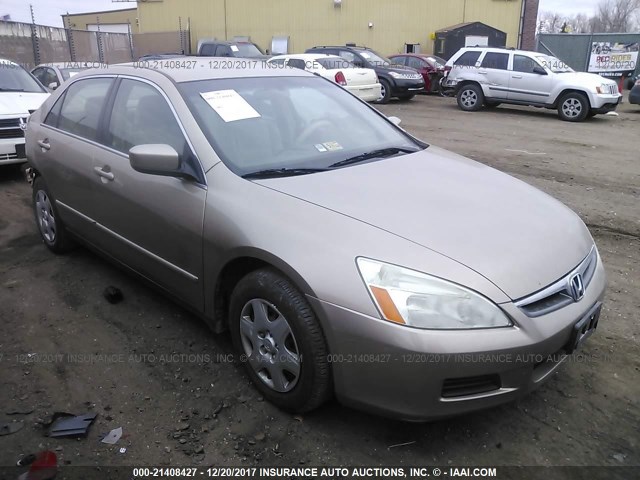 1HGCM56497A027552 - 2007 HONDA ACCORD LX GOLD photo 1