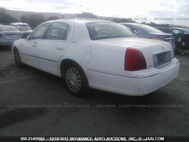 1LNHM81W73Y655699 - 2003 LINCOLN TOWN CAR EXECUTIVE Unknown photo 3