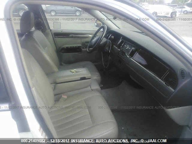 1LNHM81W73Y655699 - 2003 LINCOLN TOWN CAR EXECUTIVE Unknown photo 5
