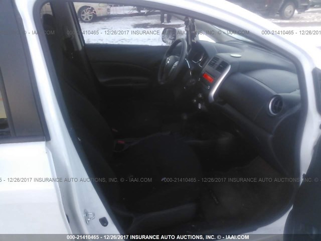 3N1CE2CP6EL383765 - 2014 NISSAN VERSA NOTE S/S PLUS/SV/SL WHITE photo 5