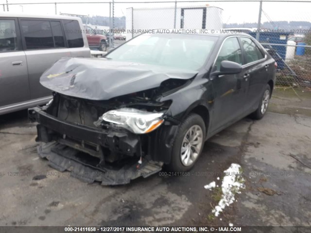 4T4BF1FK2GR534272 - 2016 TOYOTA CAMRY LE/XLE/SE/XSE შავი ფოტო 2