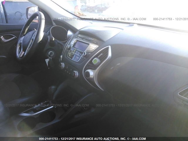 KM8JU3AC8CU516943 - 2012 HYUNDAI TUCSON GLS/LIMITED GRAY photo 5