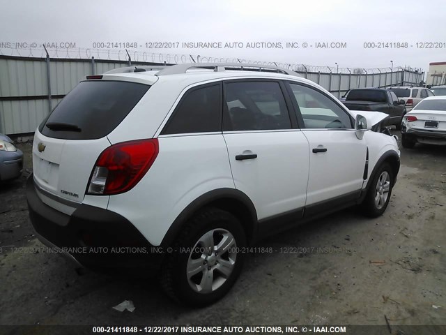 3GNAL2EK6ES672105 - 2014 CHEVROLET CAPTIVA LS WHITE photo 4