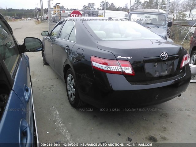 4T1BF3EK3BU717874 - 2011 TOYOTA CAMRY SE/LE/XLE BLACK photo 3
