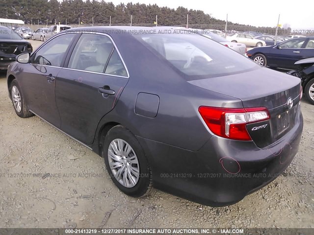 4T1BF1FK7CU071405 - 2012 TOYOTA CAMRY SE/LE/XLE GRAY photo 3