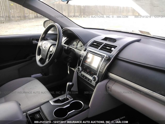 4T1BF1FK7CU071405 - 2012 TOYOTA CAMRY SE/LE/XLE GRAY photo 5