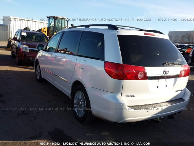 5TDZK22C58S207402 - 2008 TOYOTA SIENNA XLE/XLE LIMITED WHITE photo 3