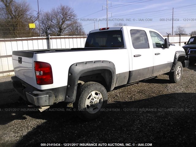 1GC1KXEG8EF135924 - 2014 CHEVROLET SILVERADO K2500 HEAVY DUTY LT WHITE photo 4