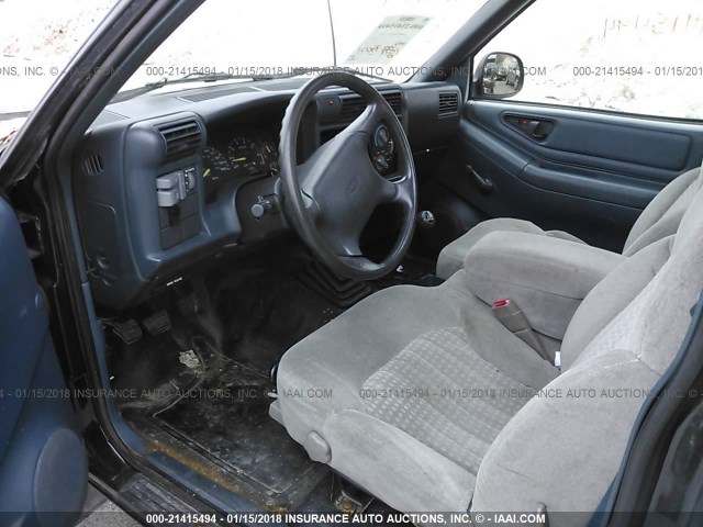 1GCCS144XSK132670 - 1995 CHEVROLET S TRUCK S10 BLACK photo 8