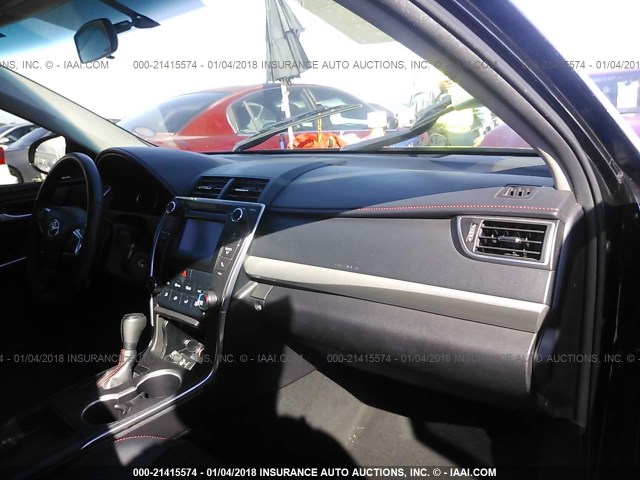 4T1BF1FK5FU979453 - 2015 TOYOTA CAMRY LE/XLE/SE/XSE BLACK photo 5