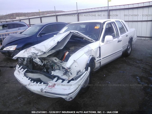 1LNLM81W4SY739424 - 1995 LINCOLN TOWN CAR EXECUTIVE WHITE photo 2