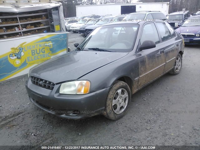 KMHCG45C32U404159 - 2002 HYUNDAI ACCENT GL GRAY photo 2