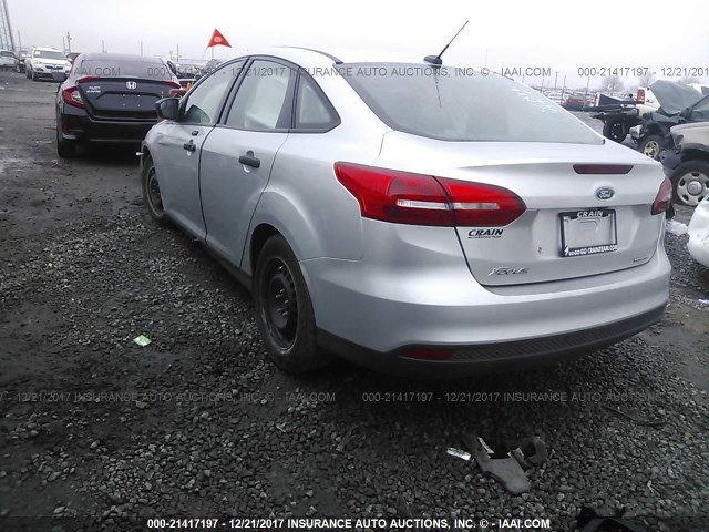 1FADP3E22GL402111 - 2016 FORD FOCUS S SILVER photo 3