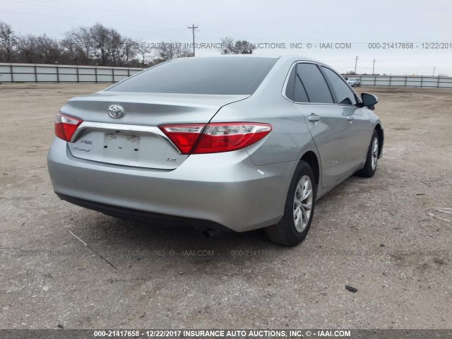 4T4BF1FK5GR571283 - 2016 TOYOTA CAMRY LE/XLE/SE/XSE SILVER photo 4