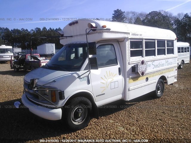 1GBHG31R4Y1121346 - 2000 CHEVROLET EXPRESS G3500  WHITE photo 2